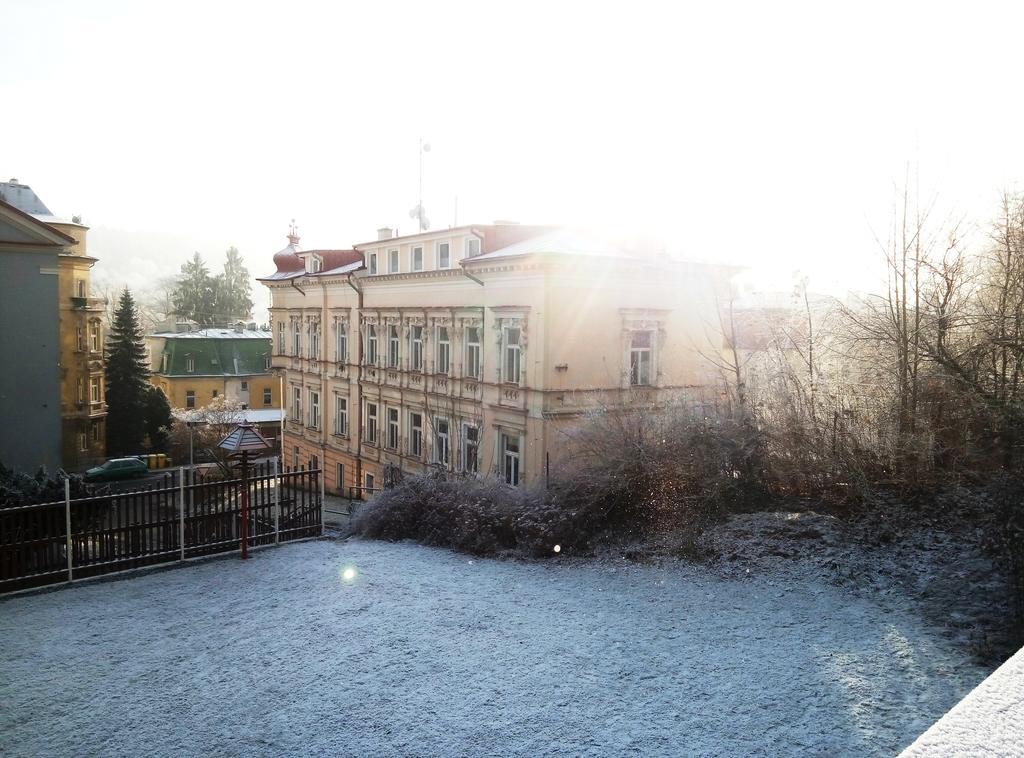 Schloss Ambras Mariënbad Buitenkant foto